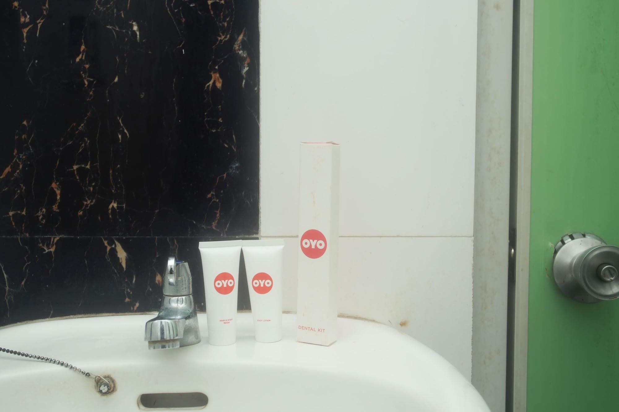 Oyo 850 Lapan Lapan Hotel Banjarmasin  Ngoại thất bức ảnh