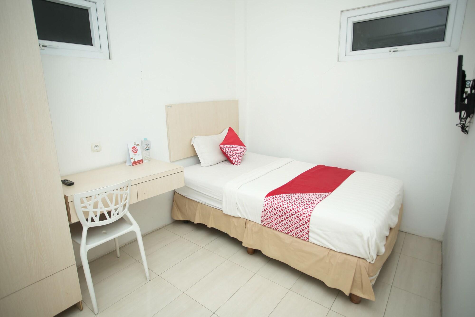 Oyo 850 Lapan Lapan Hotel Banjarmasin  Ngoại thất bức ảnh