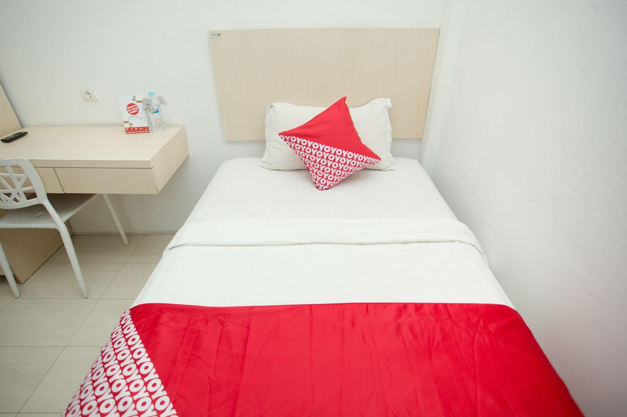 Oyo 850 Lapan Lapan Hotel Banjarmasin  Ngoại thất bức ảnh