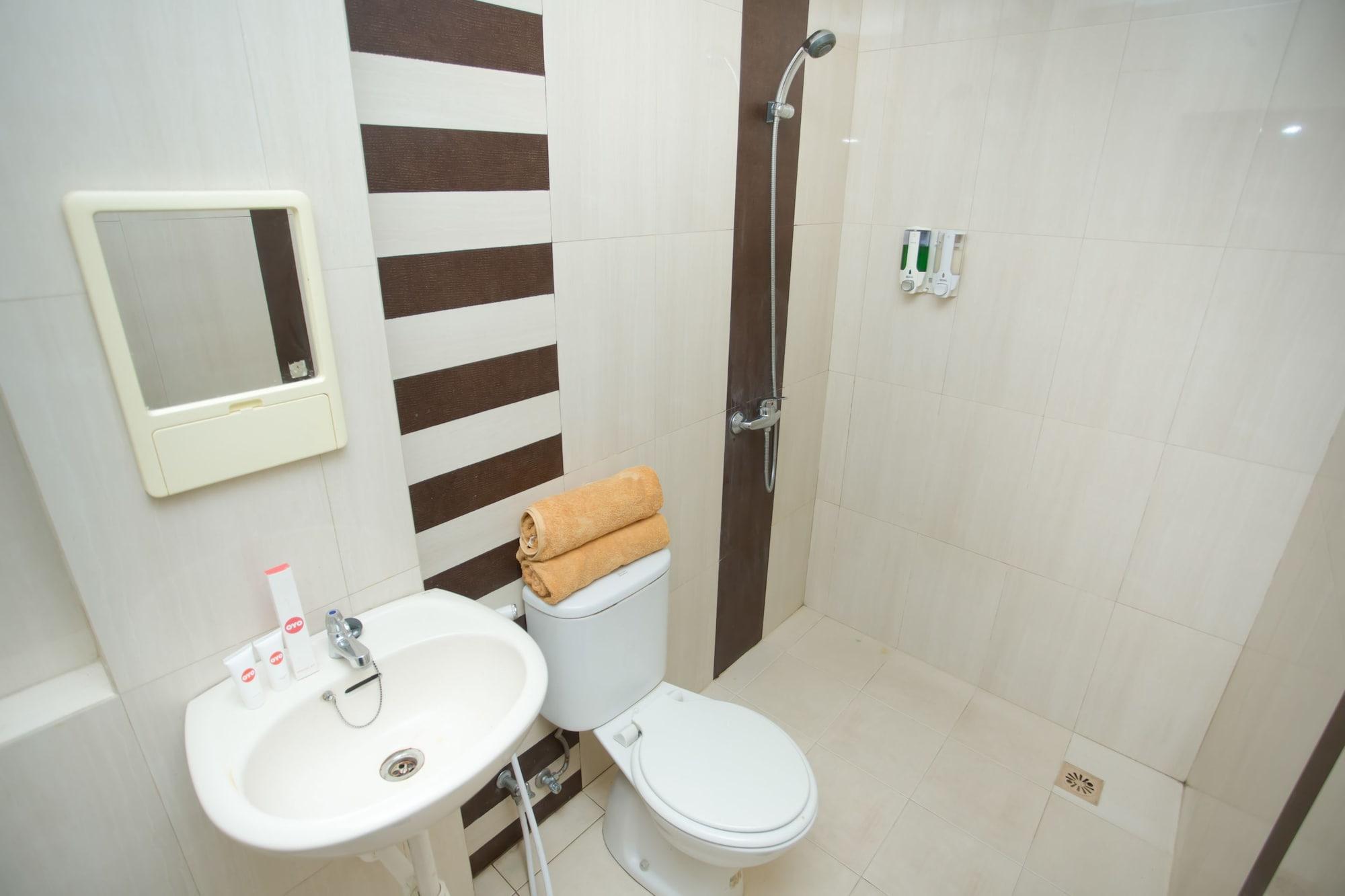 Oyo 850 Lapan Lapan Hotel Banjarmasin  Ngoại thất bức ảnh