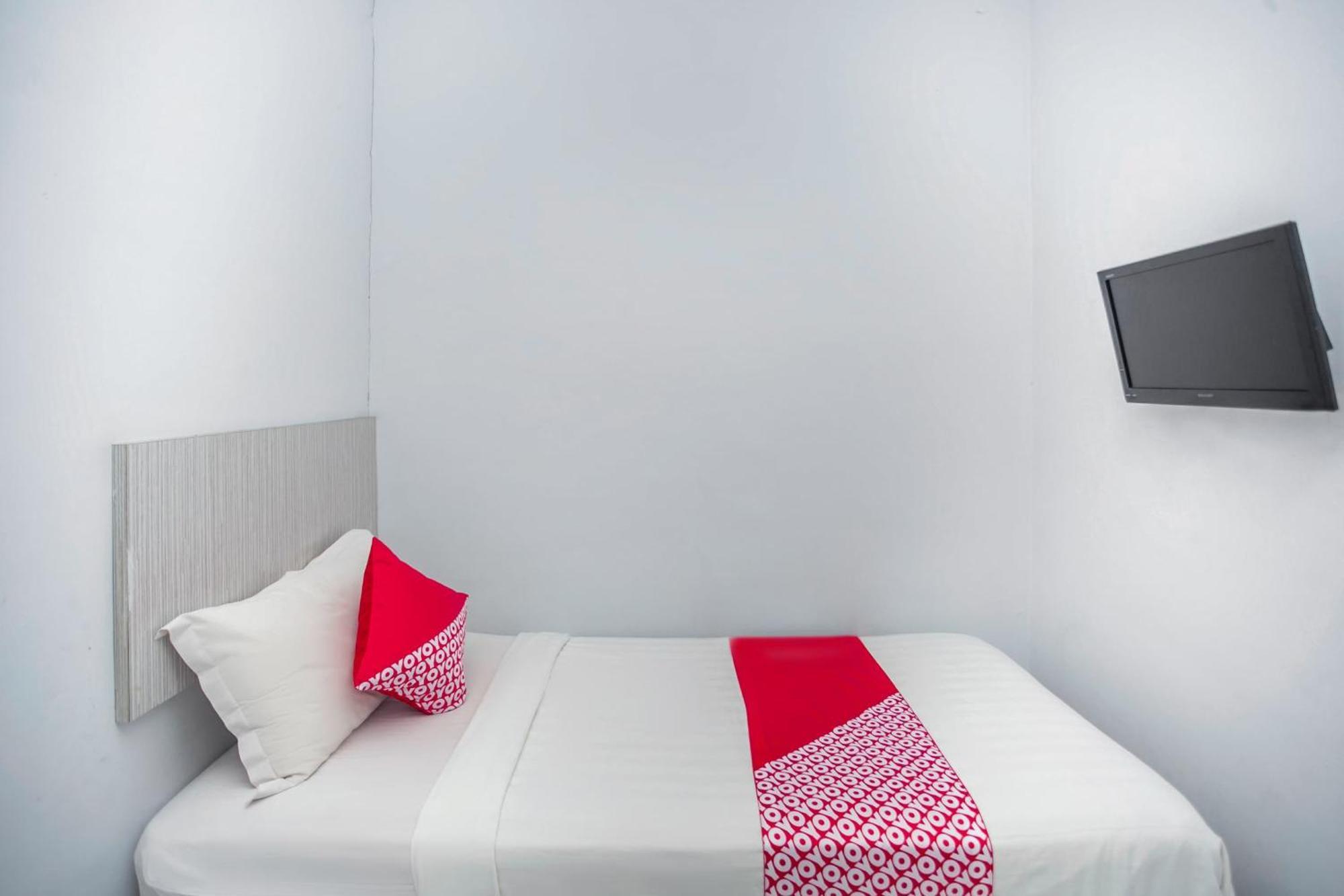Oyo 850 Lapan Lapan Hotel Banjarmasin  Ngoại thất bức ảnh