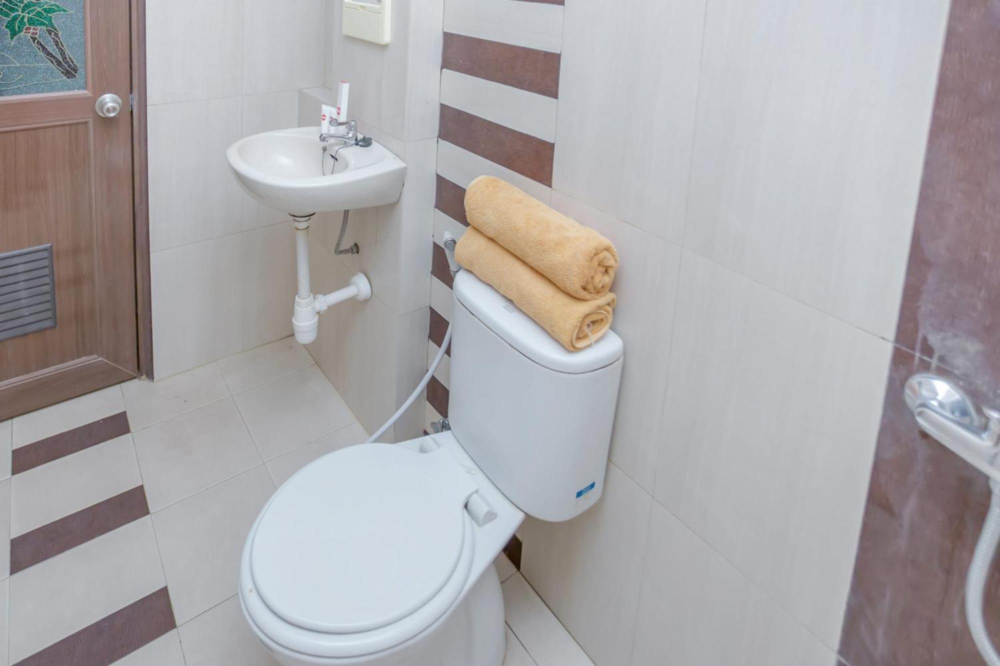 Oyo 850 Lapan Lapan Hotel Banjarmasin  Ngoại thất bức ảnh