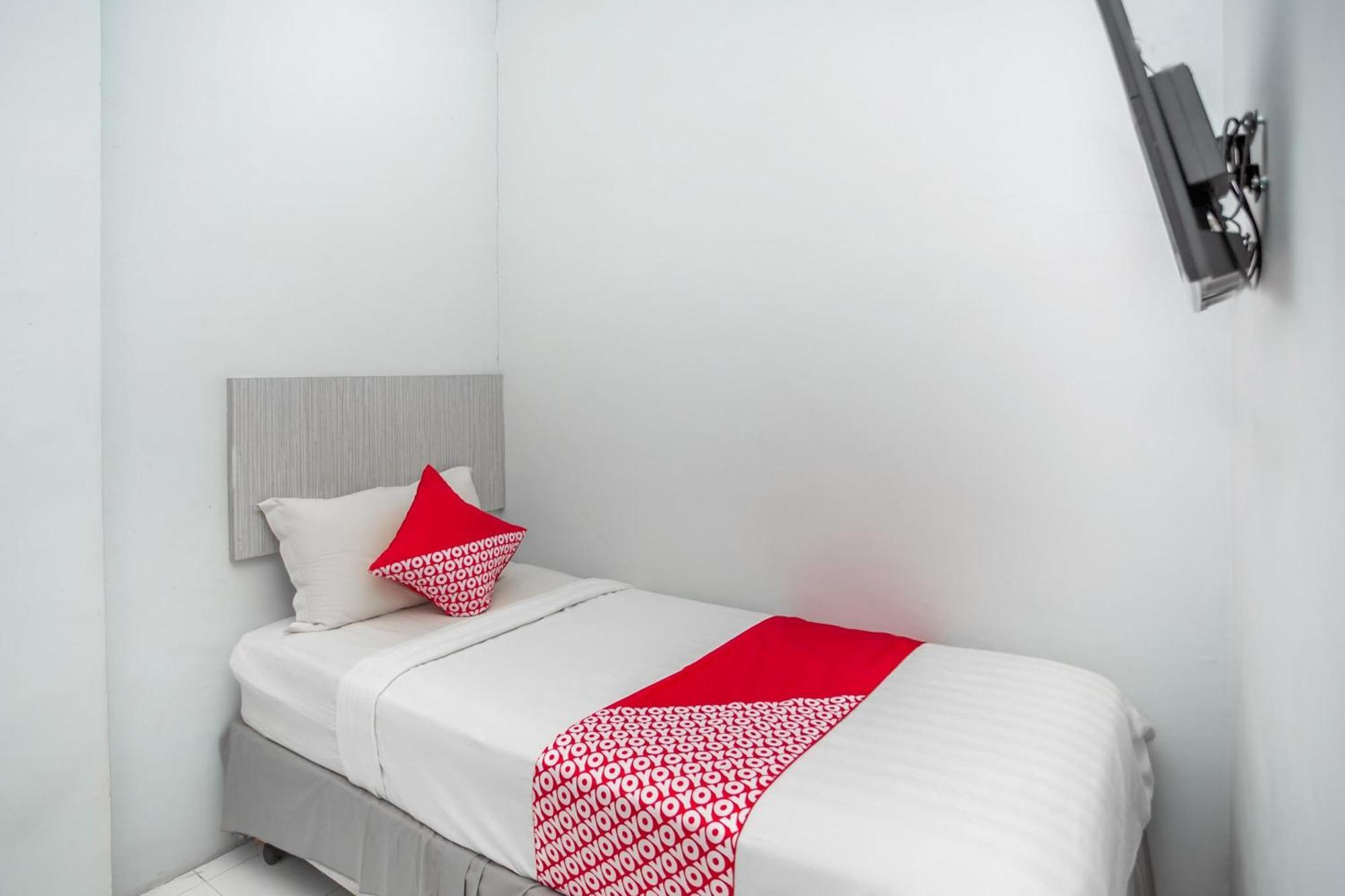 Oyo 850 Lapan Lapan Hotel Banjarmasin  Ngoại thất bức ảnh
