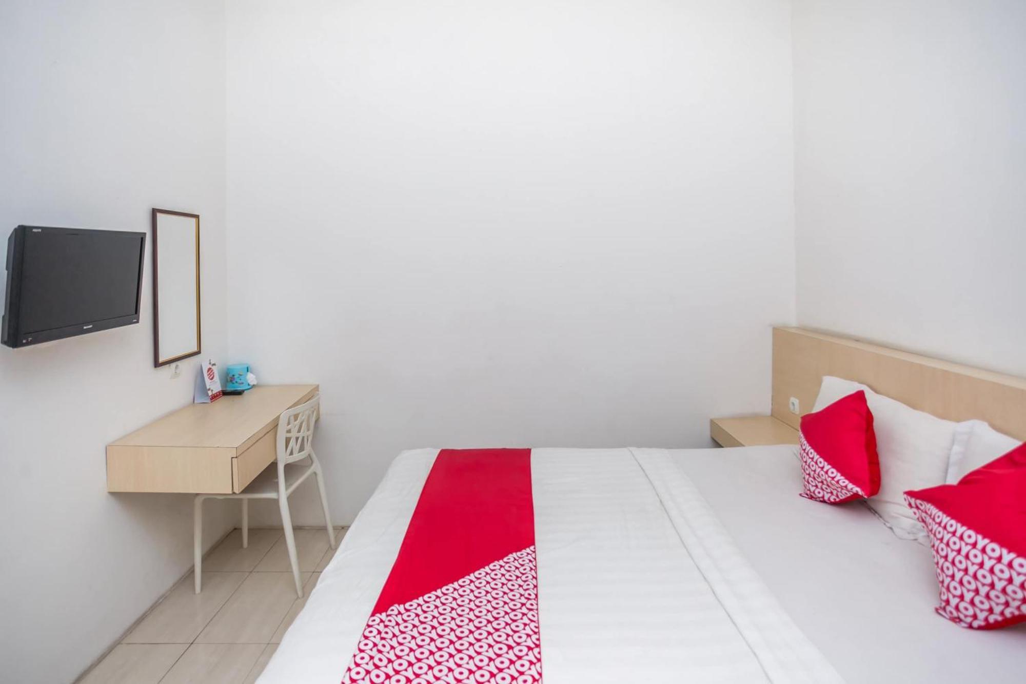 Oyo 850 Lapan Lapan Hotel Banjarmasin  Ngoại thất bức ảnh