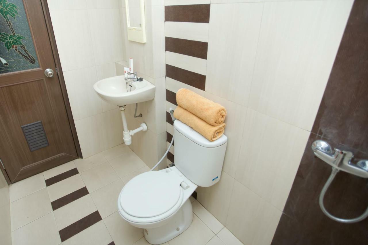 Oyo 850 Lapan Lapan Hotel Banjarmasin  Ngoại thất bức ảnh