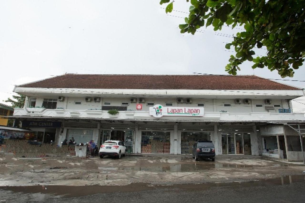 Oyo 850 Lapan Lapan Hotel Banjarmasin  Ngoại thất bức ảnh